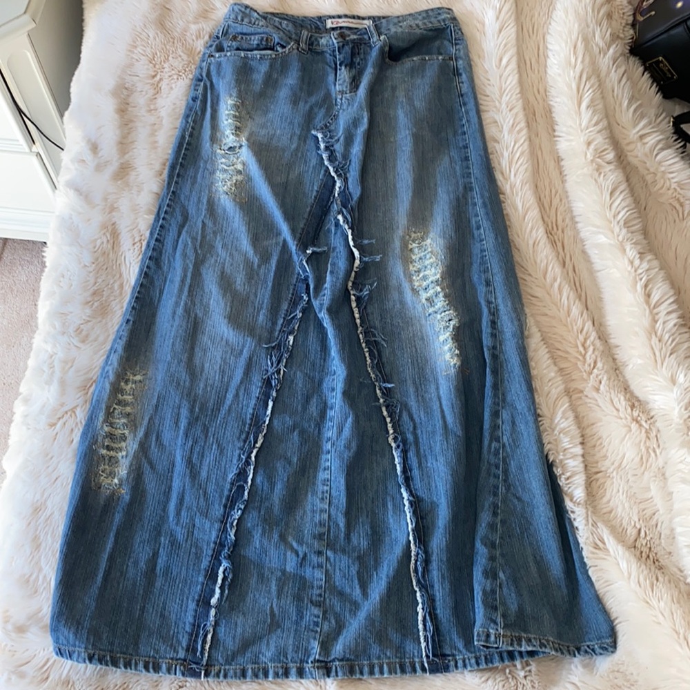 Jean skirt with rips